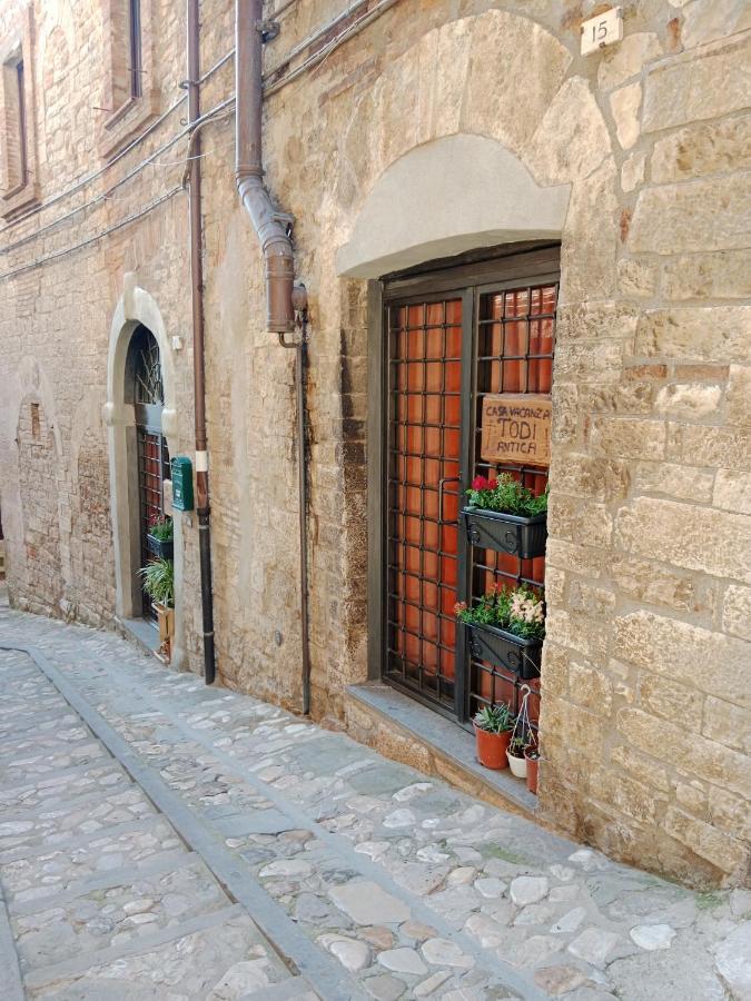 Casa Vacanza Todi Antica ภายนอก รูปภาพ
